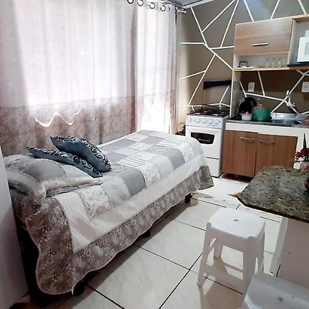 Kitnet K1 Em Torres-Rs - Na Mais Bela Praia Gaucha - Cozinha - Banheiro - Ar Condicionado - Smart Tv 32' - Wi-Fi - Anfitria Superhost No Bnb Dış mekan fotoğraf