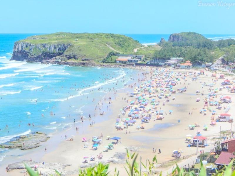 Kitnet K1 Em Torres-Rs - Na Mais Bela Praia Gaucha - Cozinha - Banheiro - Ar Condicionado - Smart Tv 32' - Wi-Fi - Anfitria Superhost No Bnb Dış mekan fotoğraf
