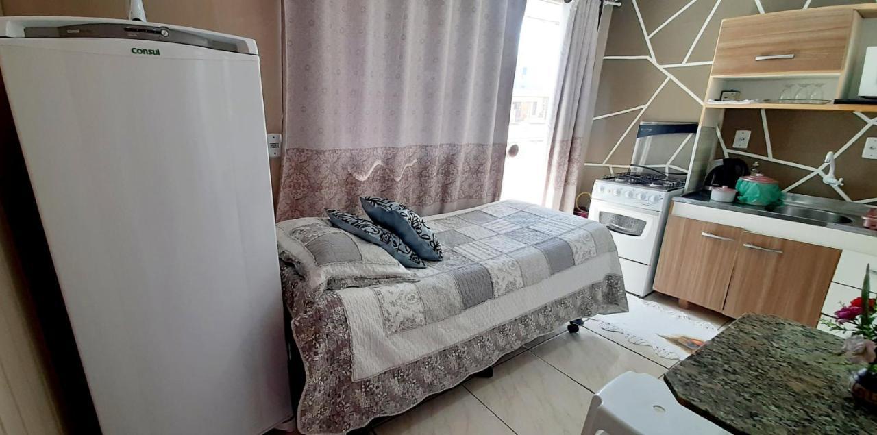 Kitnet K1 Em Torres-Rs - Na Mais Bela Praia Gaucha - Cozinha - Banheiro - Ar Condicionado - Smart Tv 32' - Wi-Fi - Anfitria Superhost No Bnb Dış mekan fotoğraf
