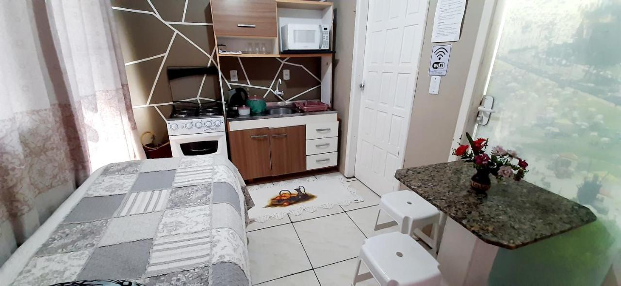 Kitnet K1 Em Torres-Rs - Na Mais Bela Praia Gaucha - Cozinha - Banheiro - Ar Condicionado - Smart Tv 32' - Wi-Fi - Anfitria Superhost No Bnb Dış mekan fotoğraf