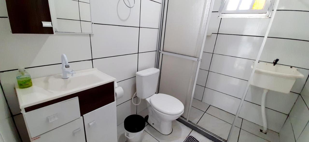Kitnet K1 Em Torres-Rs - Na Mais Bela Praia Gaucha - Cozinha - Banheiro - Ar Condicionado - Smart Tv 32' - Wi-Fi - Anfitria Superhost No Bnb Dış mekan fotoğraf