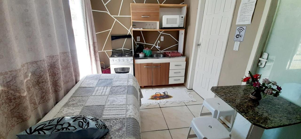Kitnet K1 Em Torres-Rs - Na Mais Bela Praia Gaucha - Cozinha - Banheiro - Ar Condicionado - Smart Tv 32' - Wi-Fi - Anfitria Superhost No Bnb Dış mekan fotoğraf