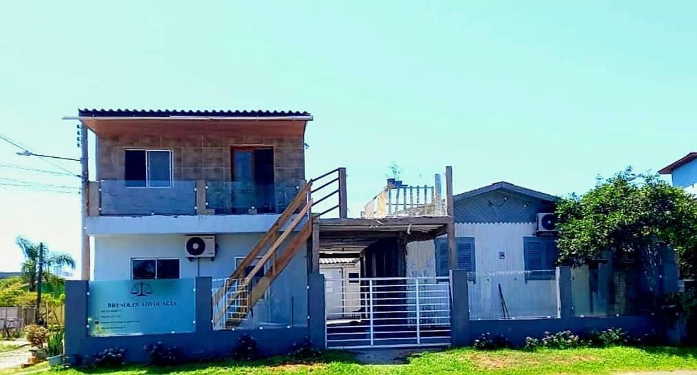 Kitnet K1 Em Torres-Rs - Na Mais Bela Praia Gaucha - Cozinha - Banheiro - Ar Condicionado - Smart Tv 32' - Wi-Fi - Anfitria Superhost No Bnb Dış mekan fotoğraf